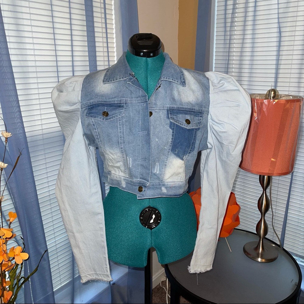 Women’s Puffy Sleeves Cropped Denim Jacket